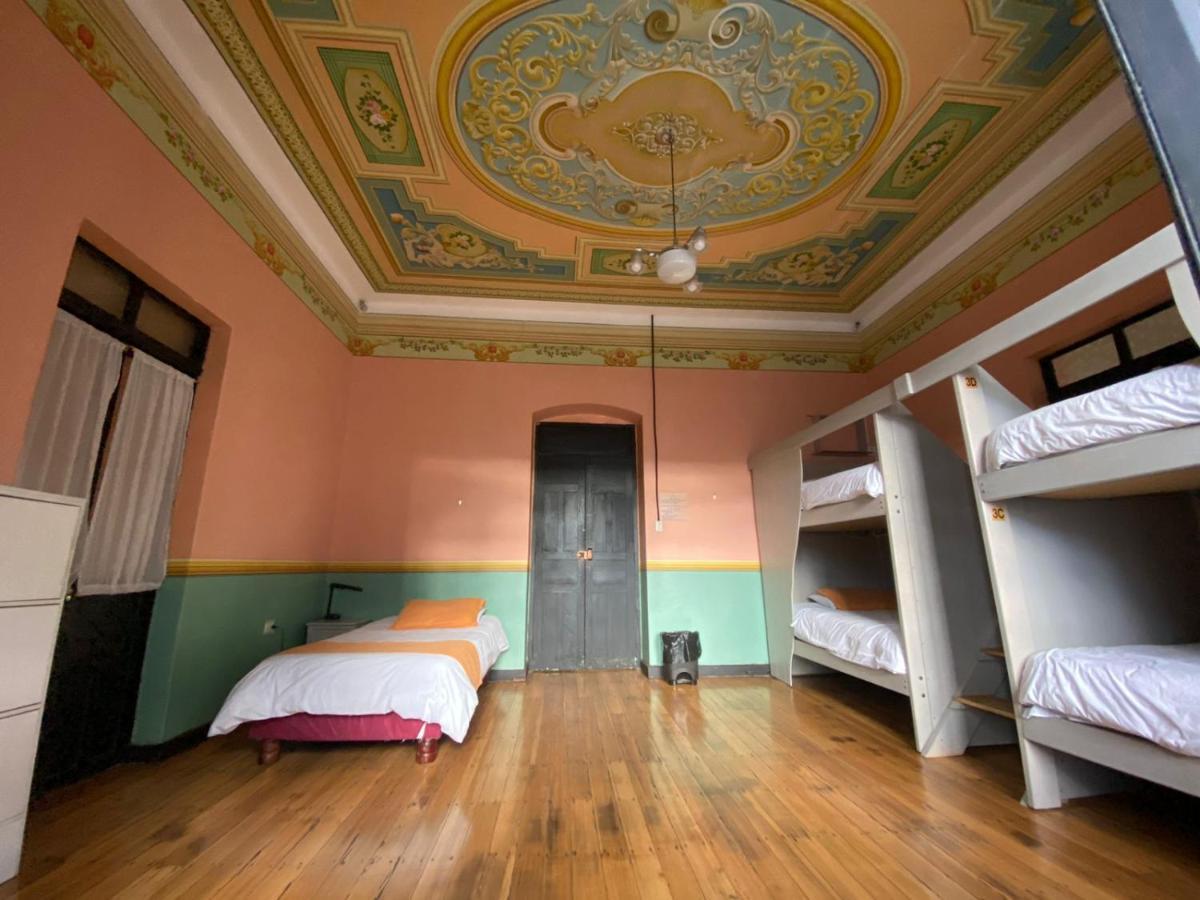Villa Bonita Hostel Ріобамба Екстер'єр фото