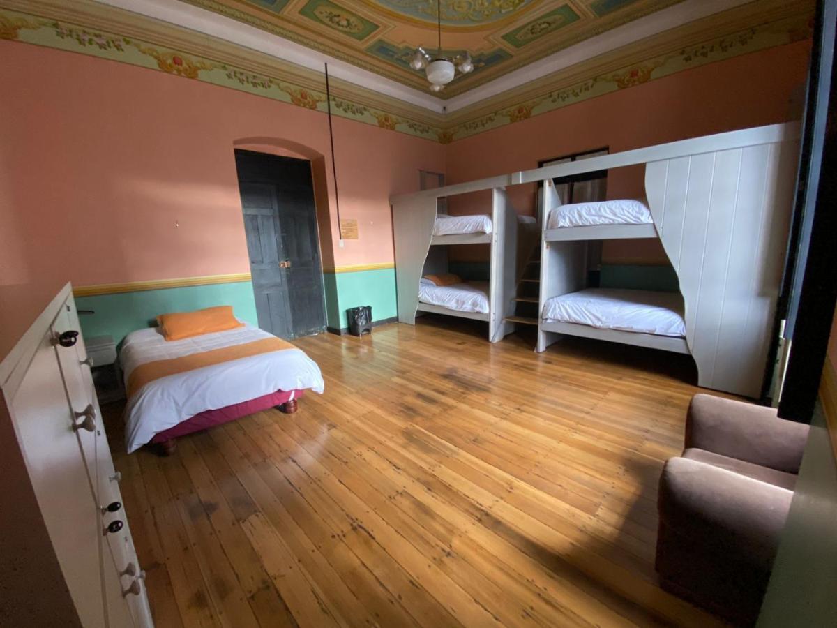 Villa Bonita Hostel Ріобамба Екстер'єр фото
