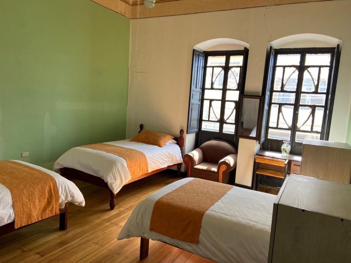 Villa Bonita Hostel Ріобамба Екстер'єр фото